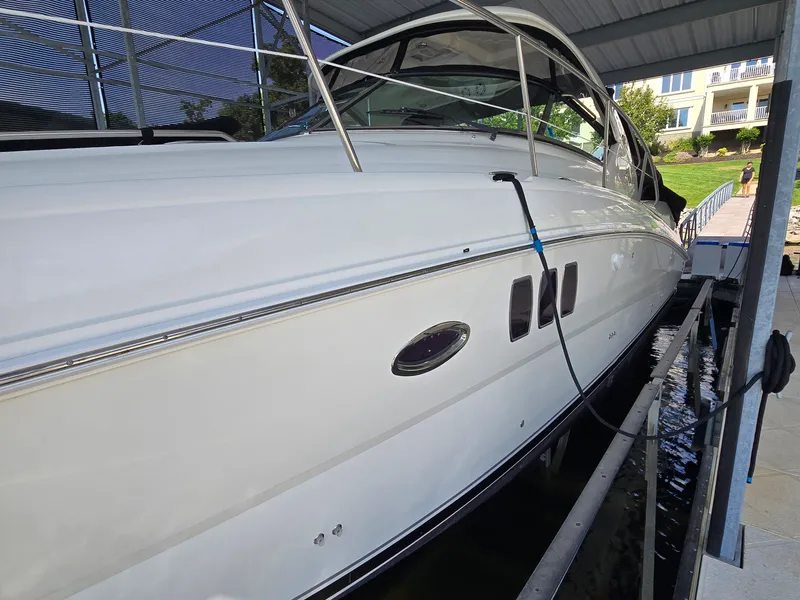 The Image of Sea Ray 38 Sundancer 2007 - 1