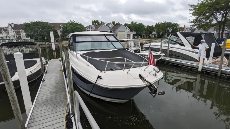 Slide: The Image of Sea Ray 320 SUNDANCER OB 2021 - 2