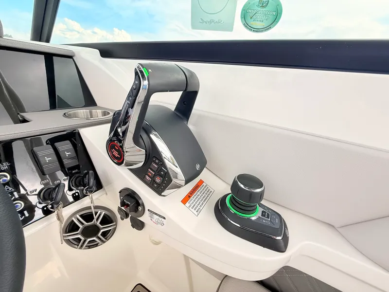 Slide: The Image of Sea Ray SDX 290 Outboard 2027 - 60