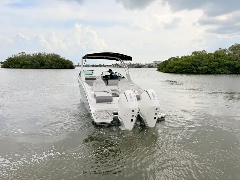 Slide: The Image of Sea Ray SDX 290 Outboard 2027 - 19