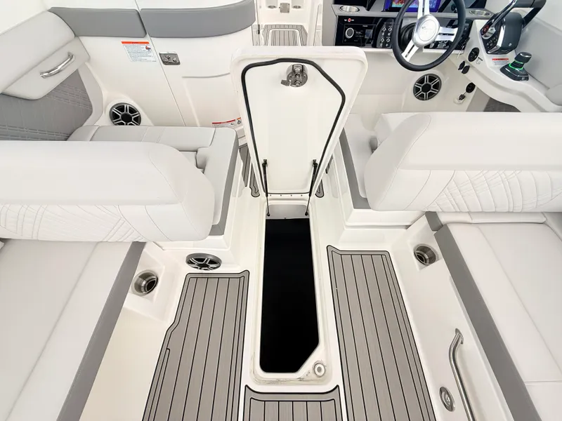 Slide: The Image of Sea Ray SDX 290 Outboard 2027 - 50
