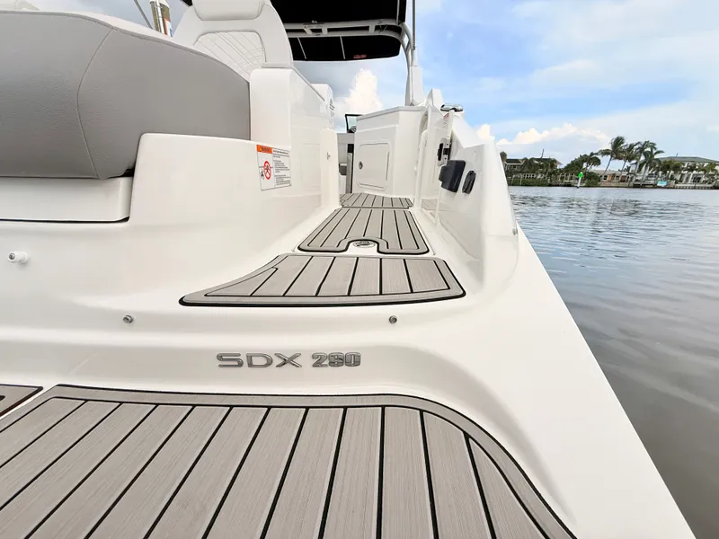 Slide: The Image of Sea Ray SDX 290 Outboard 2027 - 31