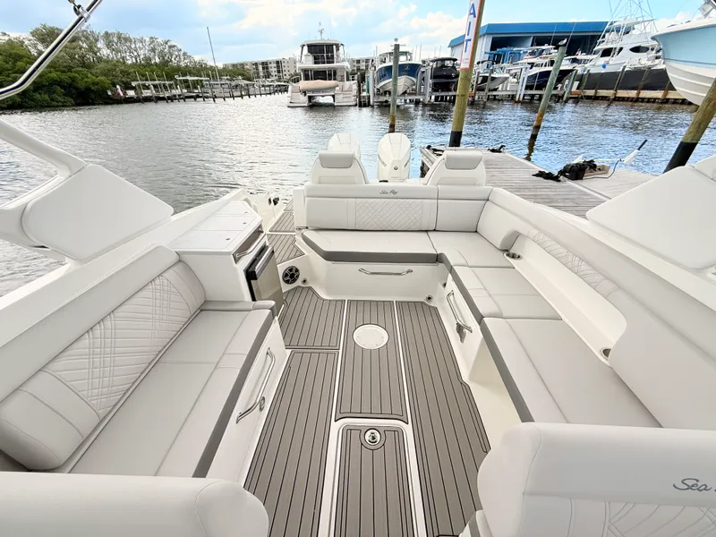Slide: The Image of Sea Ray SDX 290 Outboard 2027 - 55