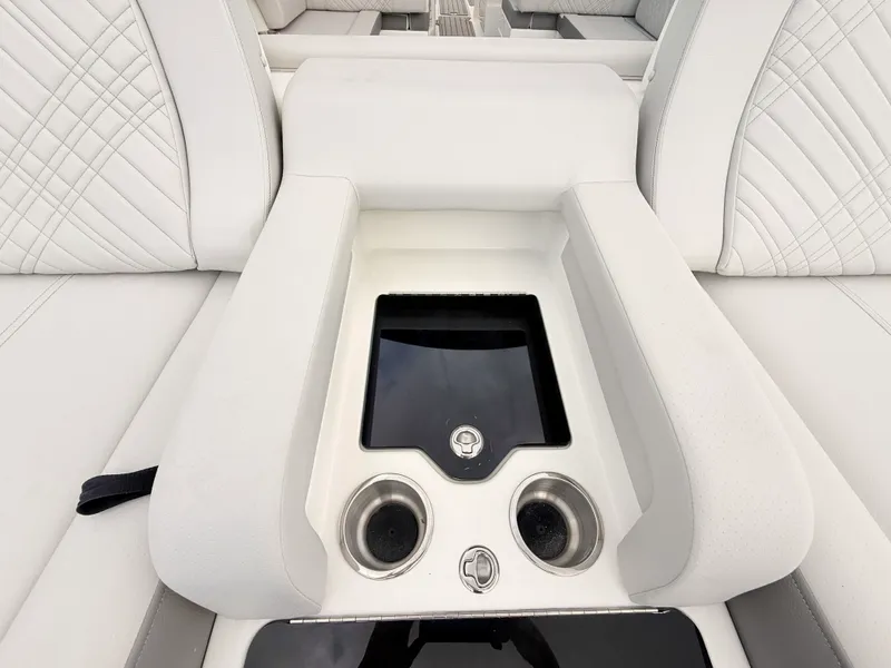 Slide: The Image of Sea Ray SDX 290 Outboard 2027 - 29