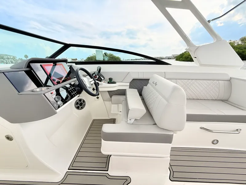 Slide: The Image of Sea Ray SDX 290 Outboard 2027 - 56