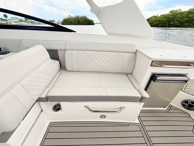 Slide: The Image of Sea Ray SDX 290 Outboard 2027 - 46