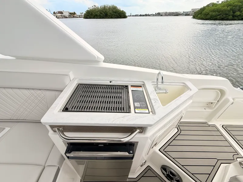 Slide: The Image of Sea Ray SDX 290 Outboard 2027 - 45