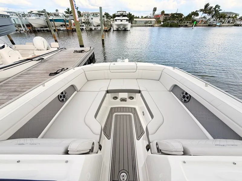 Slide: The Image of Sea Ray SDX 290 Outboard 2027 - 71