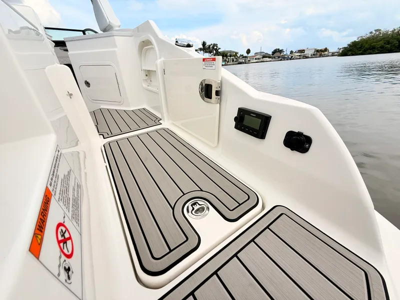 Slide: The Image of Sea Ray SDX 290 Outboard 2027 - 32