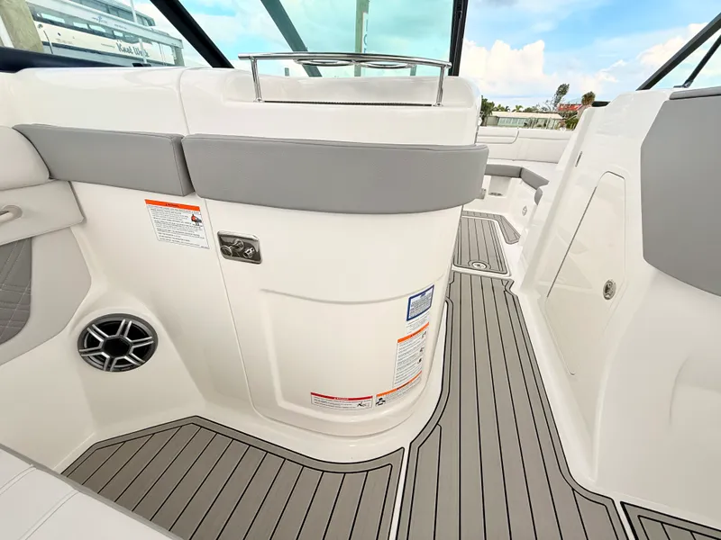 Slide: The Image of Sea Ray SDX 290 Outboard 2027 - 64