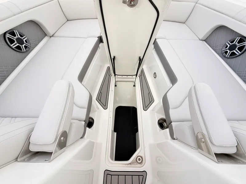 Slide: The Image of Sea Ray SDX 290 Outboard 2027 - 82