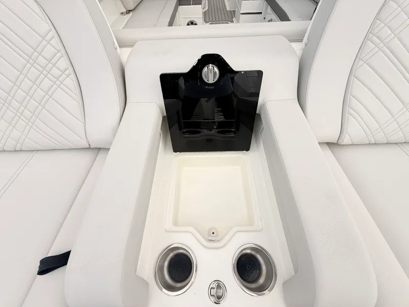 Slide: The Image of Sea Ray SDX 290 Outboard 2027 - 30