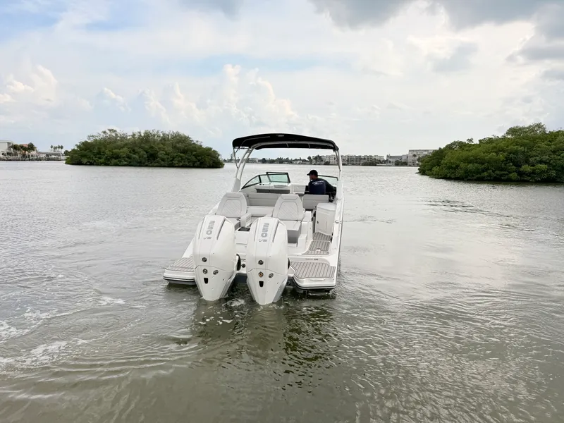 Slide: The Image of Sea Ray SDX 290 Outboard 2027 - 17