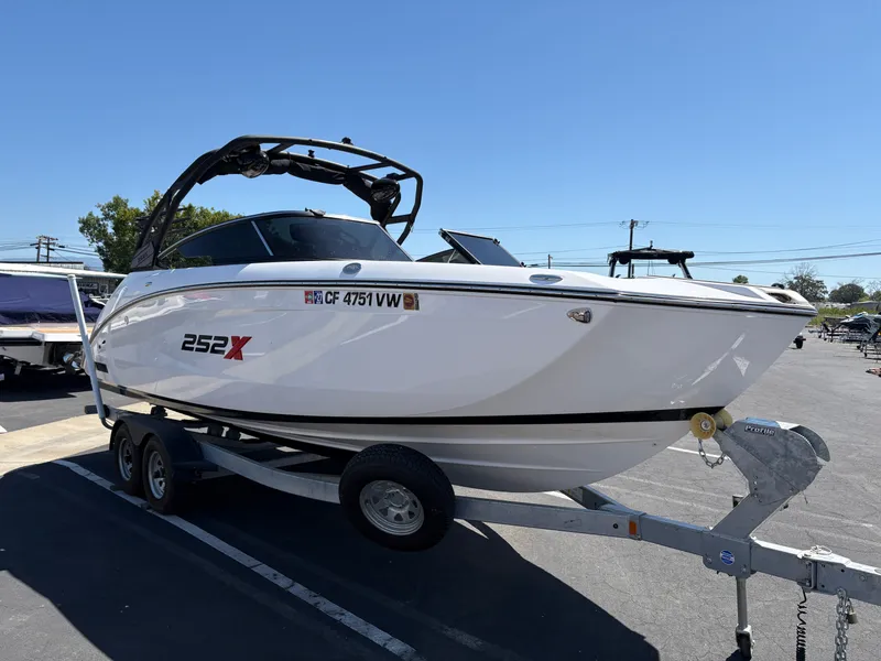 Slide: The Image of Yamaha 252XE 2022 - 6