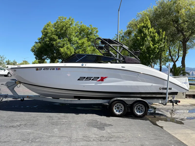 The Image of Yamaha 252XE 2022 - 0