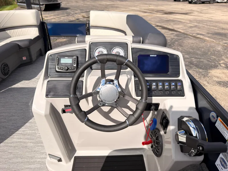 Slide: The Image of Sylvan Q-20 PARTY FISH 2027 - 33