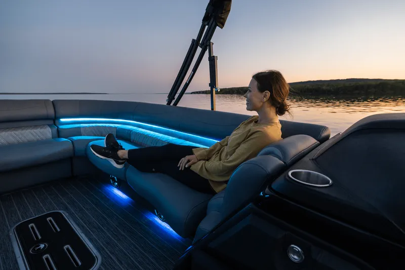 Slide: The Image of Premier 270 Intrigue 2024 - 17