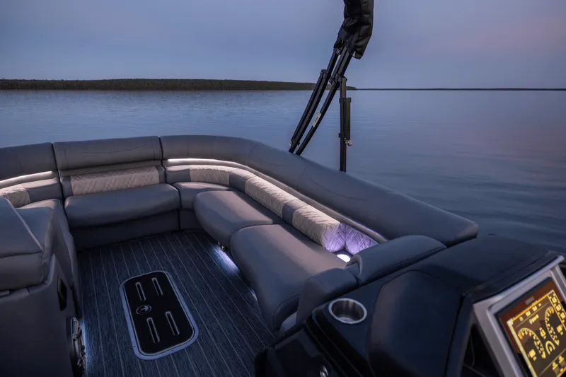 Slide: The Image of Premier 270 Intrigue 2024 - 16