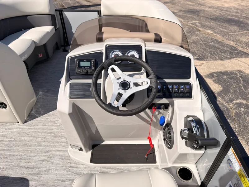 Slide: The Image of Sylvan MIRAGE 820 CLZ DH 2027 - 32