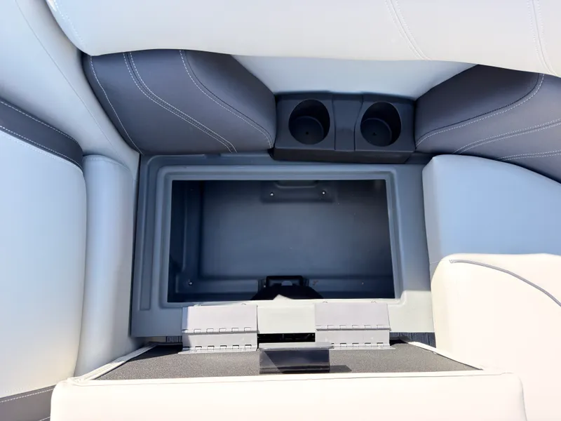 Slide: The Image of Sylvan MIRAGE 820 CLZ DH 2027 - 21