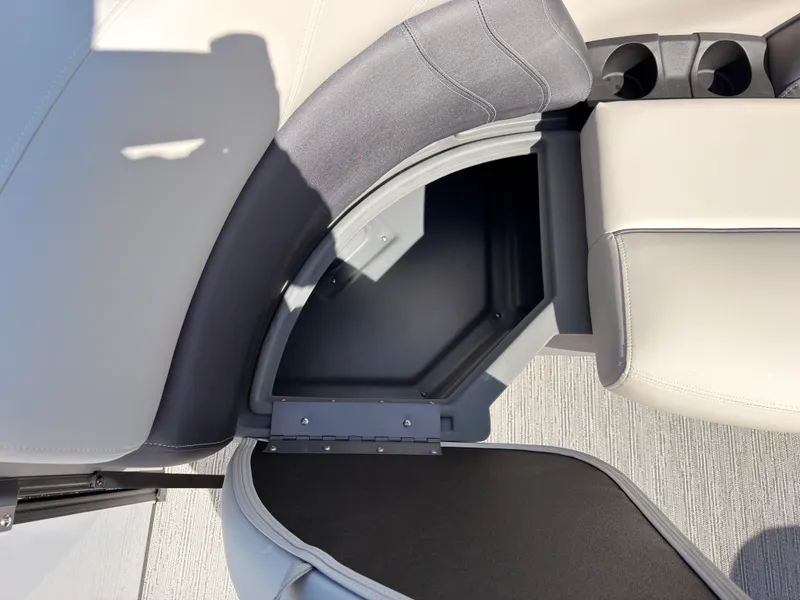 Slide: The Image of Sylvan MIRAGE 820 CLZ DH 2027 - 13