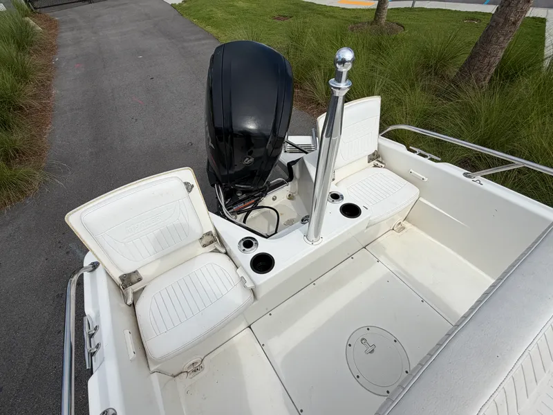 Slide: The Image of Boston Whaler 170 DAUNTLESS 2014 - 7