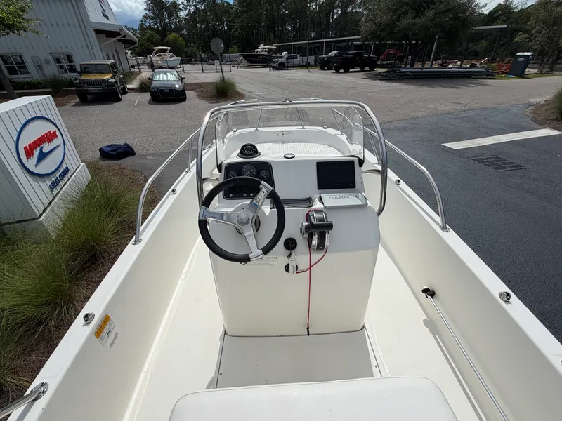 Slide: The Image of Boston Whaler 170 DAUNTLESS 2014 - 9
