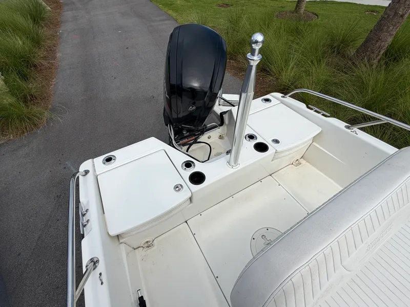 Slide: The Image of Boston Whaler 170 DAUNTLESS 2014 - 6