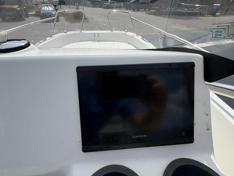 Slide: The Image of Boston Whaler 170 DAUNTLESS 2014 - 12