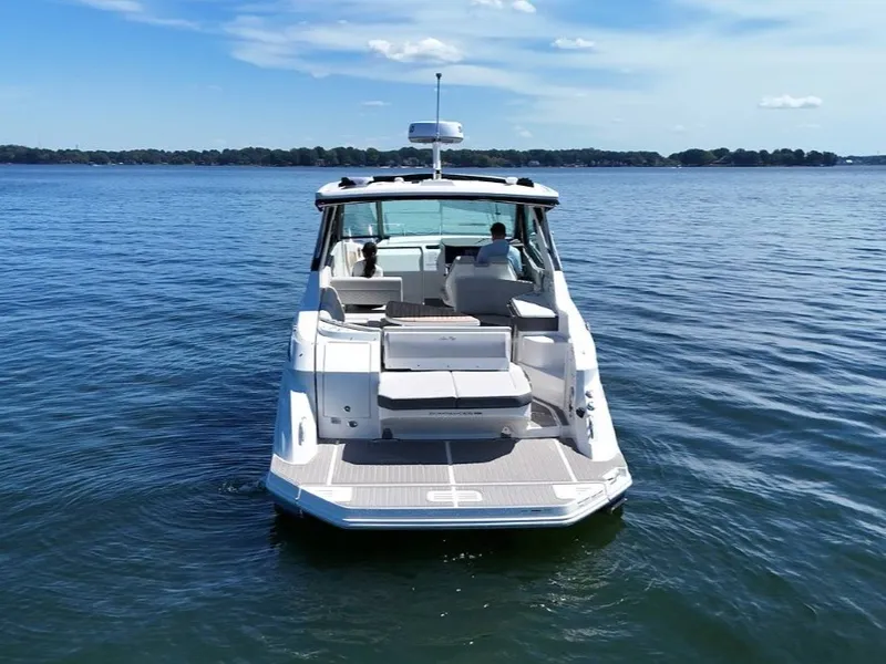 Slide: The Image of Sea Ray Sundancer 320 2026 - 10