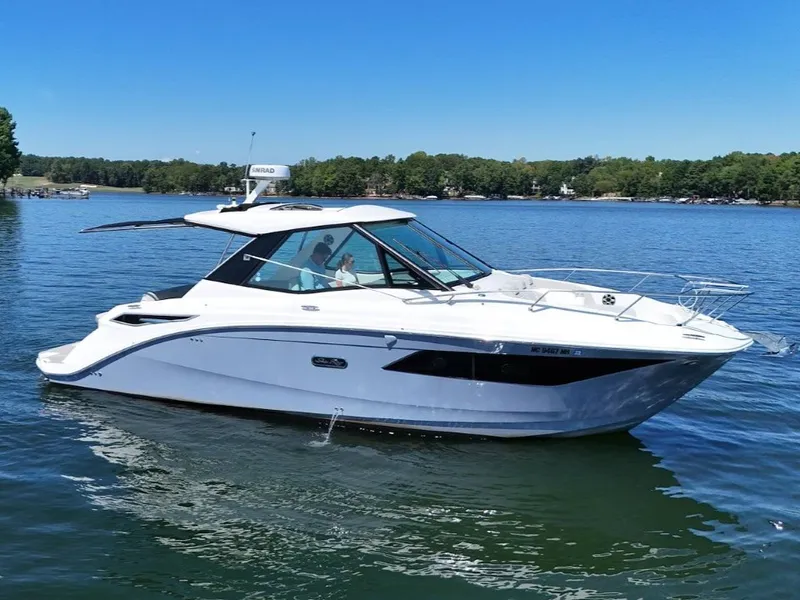 Slide: The Image of Sea Ray Sundancer 320 2026 - 3
