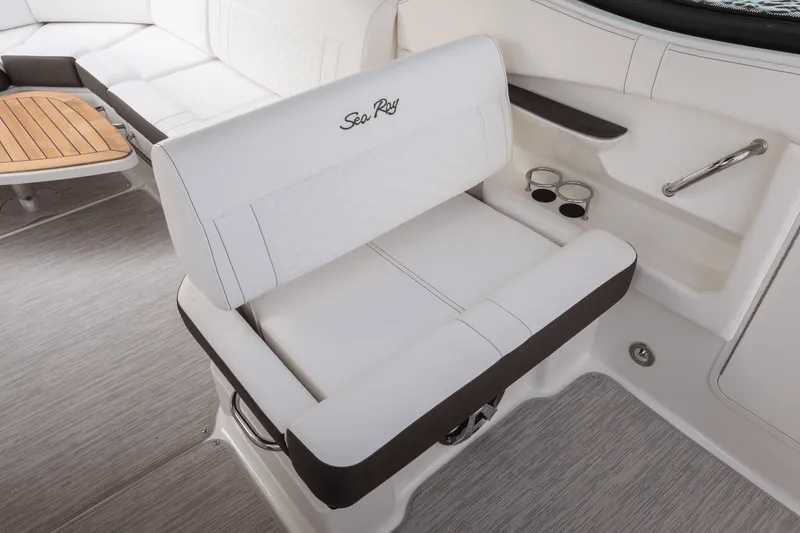 Slide: The Image of Sea Ray Sundancer 320 2026 - 61