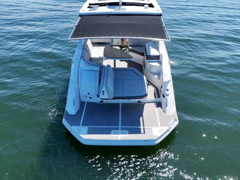 Slide: The Image of Sea Ray Sundancer 320 2026 - 9