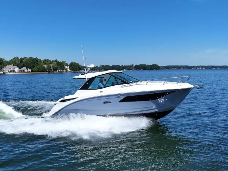 Slide: The Image of Sea Ray Sundancer 320 2026 - 2