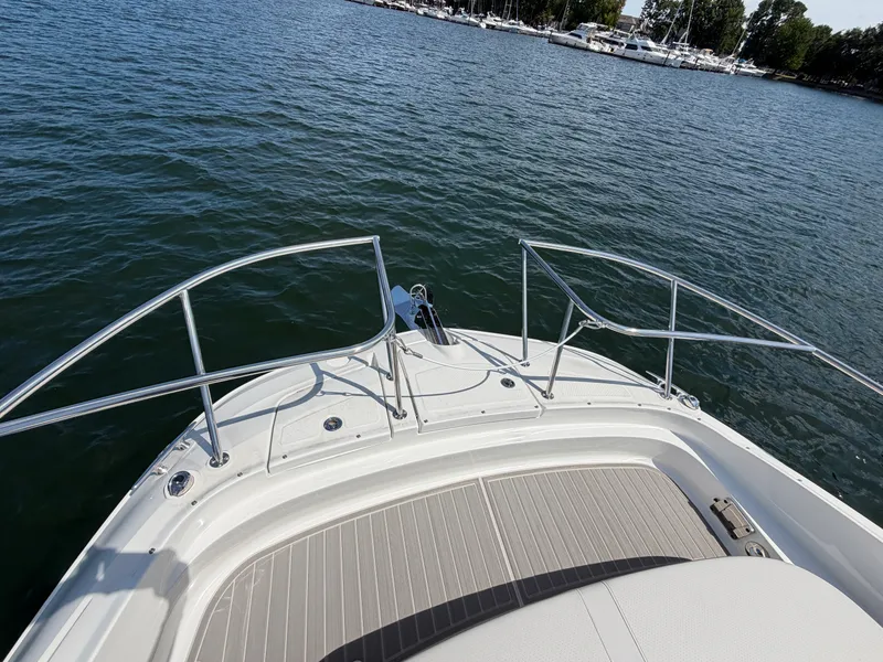 Slide: The Image of Sea Ray Sundancer 320 2026 - 29