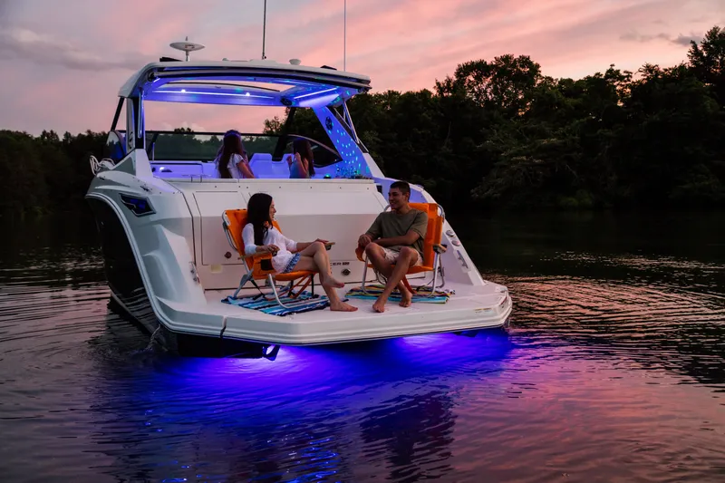 Slide: The Image of Sea Ray Sundancer 320 2026 - 74