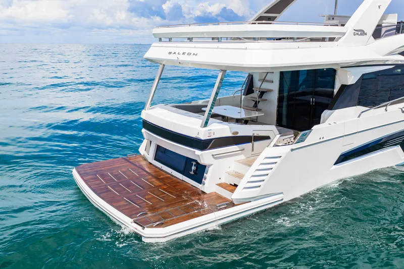 Slide: The Image of Galeon 680 FLY 2025 - 26