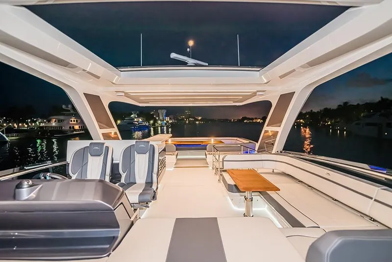 Slide: The Image of Galeon 680 FLY 2025 - 38