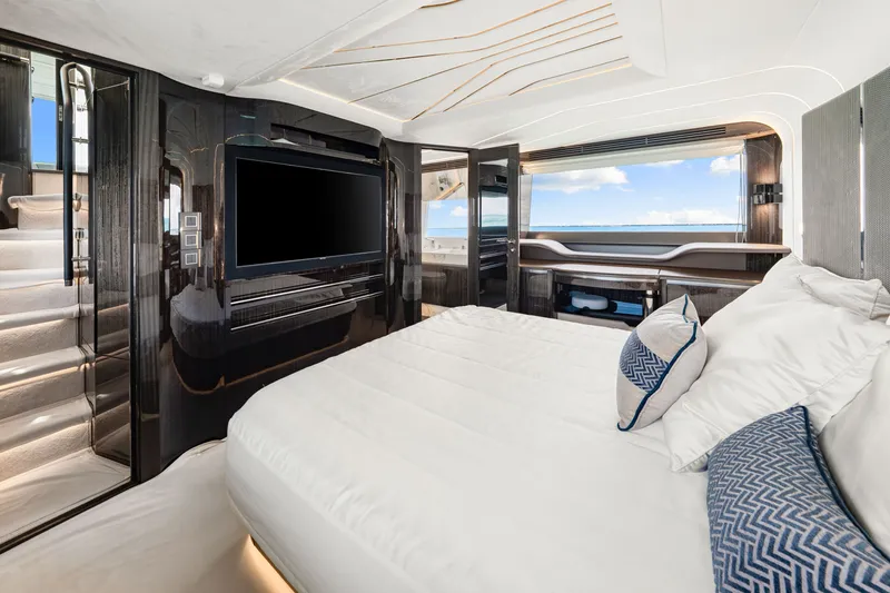 Slide: The Image of Galeon 680 FLY 2025 - 139