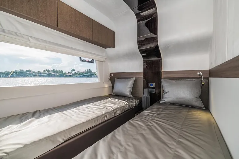 Slide: The Image of Galeon 680 FLY 2025 - 64