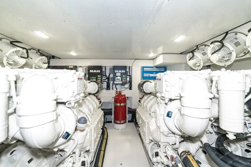 Slide: The Image of Galeon 680 FLY 2025 - 65