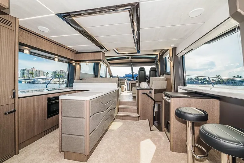 Slide: The Image of Galeon 680 FLY 2025 - 62