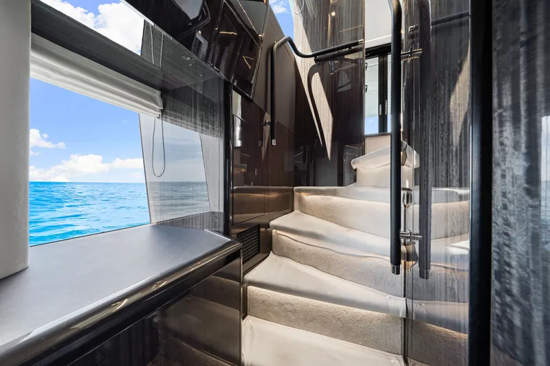 Slide: The Image of Galeon 680 FLY 2025 - 137