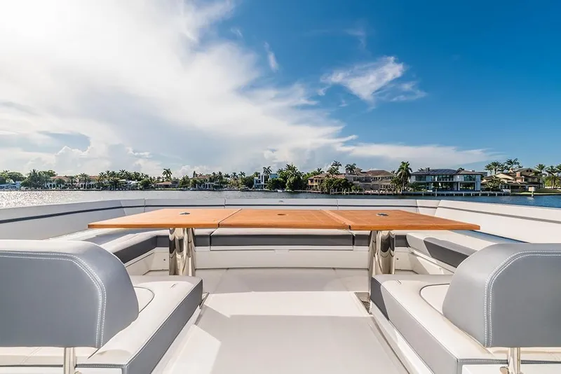 Slide: The Image of Galeon 680 FLY 2025 - 16
