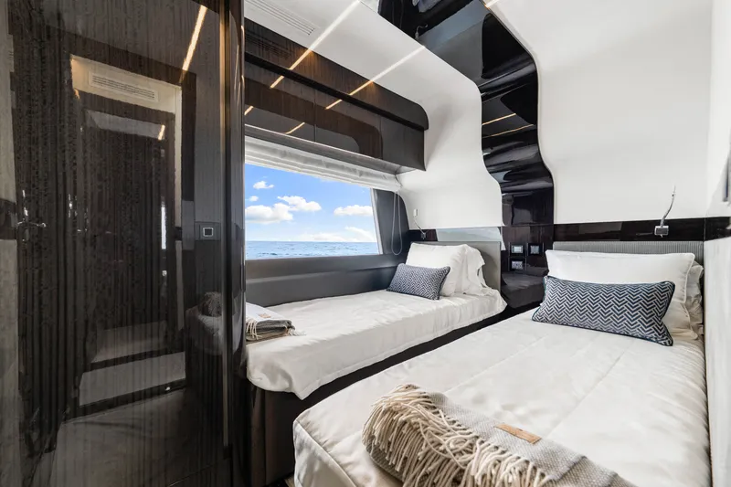 Slide: The Image of Galeon 680 FLY 2025 - 150