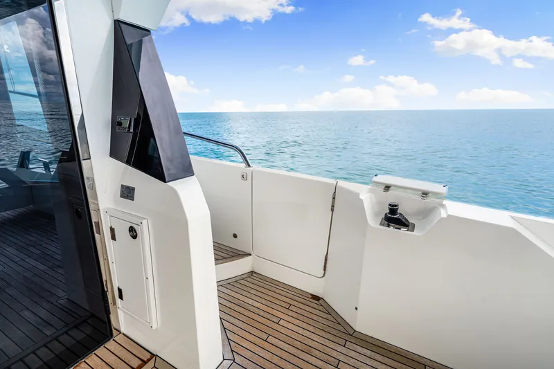 Slide: The Image of Galeon 680 FLY 2025 - 77