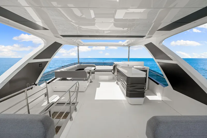 Slide: The Image of Galeon 680 FLY 2025 - 94