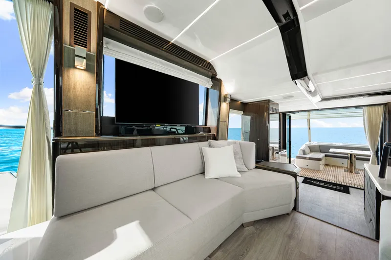 Slide: The Image of Galeon 680 FLY 2025 - 128