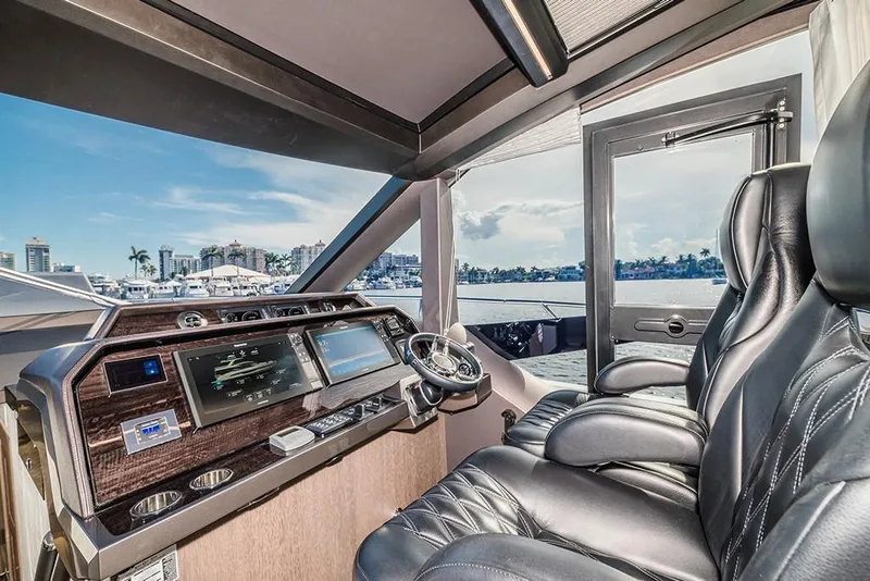 Slide: The Image of Galeon 680 FLY 2025 - 52
