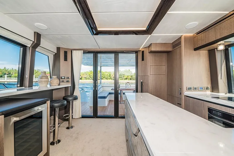 Slide: The Image of Galeon 680 FLY 2025 - 59